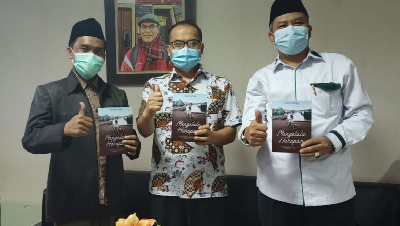 MEMANEN HARAP DARI BUKU “MENGELOLA HARAPAN”