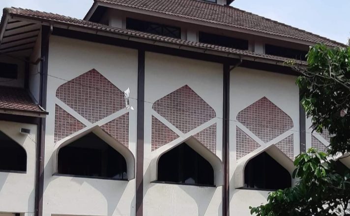 KATA KUNCINYA “BERKHIDMAT” UNTUK UMMAT