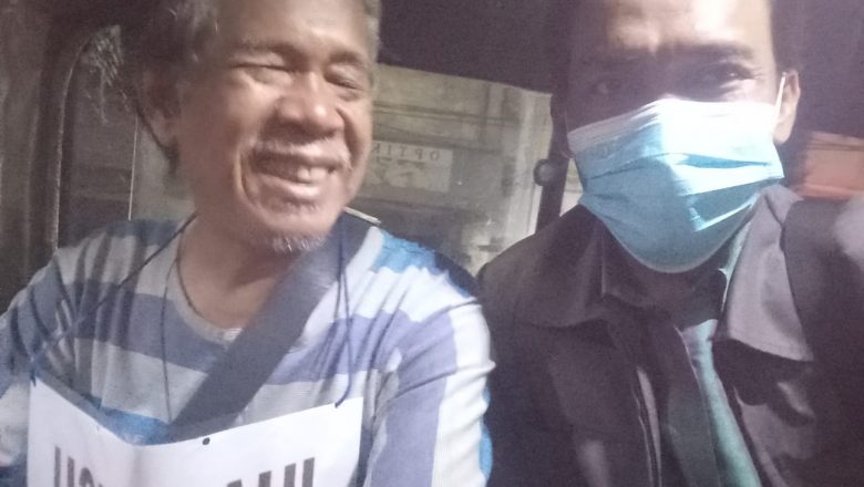 BELAJAR MENANGIS SEBELUM TERTAWA (Catatan Angkot Sang Guru)