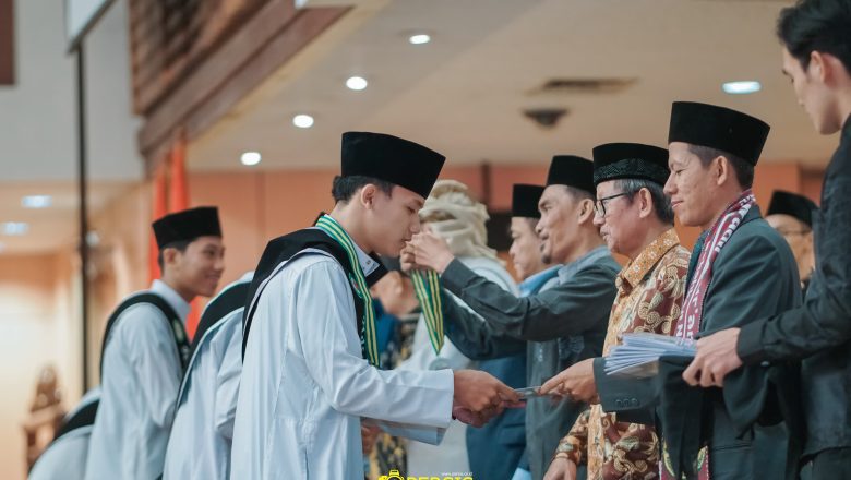 MENJADI UMMATUL QUR’AN DI TENGAH PANCAROBA ZAMAN